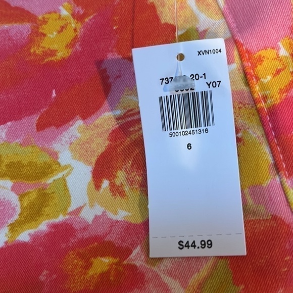 Old navy pink floral pixie skinny high rise ankle pants - Picture 3 of 6